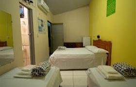Apto com Cama de Casal e 2 de Solteiro do Pousada Familiar Encanto da Chapada