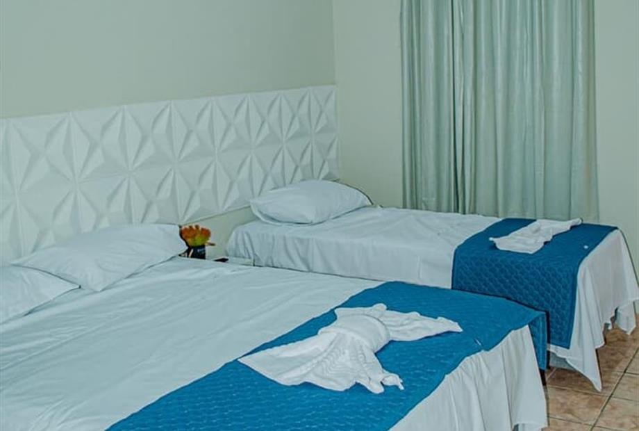 quarto duplo - 1 casal e 1 solteiro.jpg