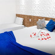 Quintuplo com Varanda vista Piscina