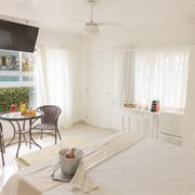 Suíte Superior Frente a Piscina