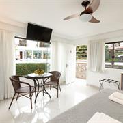 Suíte Superior Frente a Piscina