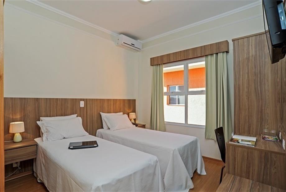 SESS - Luxo Twin (2).jpg