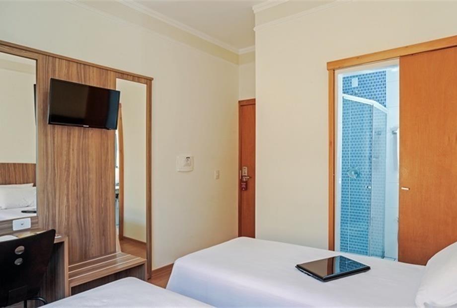 SESS - Luxo Twin (1).jpg