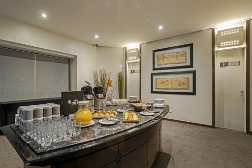 scph - foyer (6).jpg