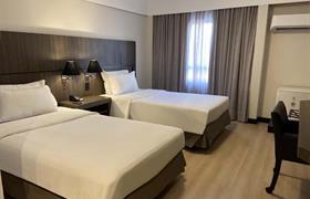 Luxo Twin PCD do Slaviero Hotel Curitiba Centro