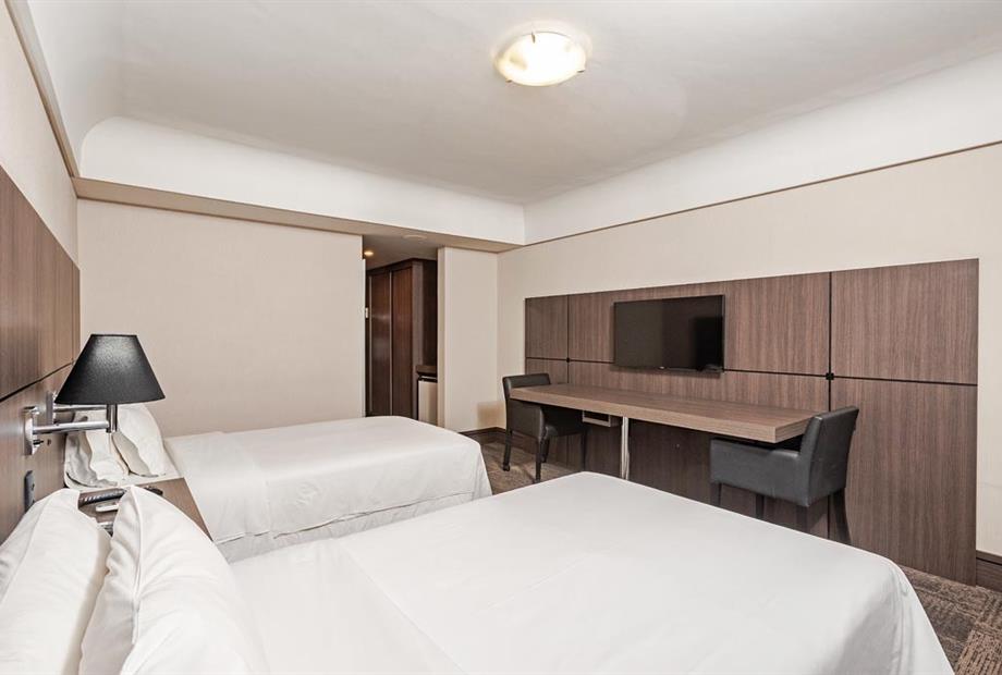 scph - luxo twin (4).jpg