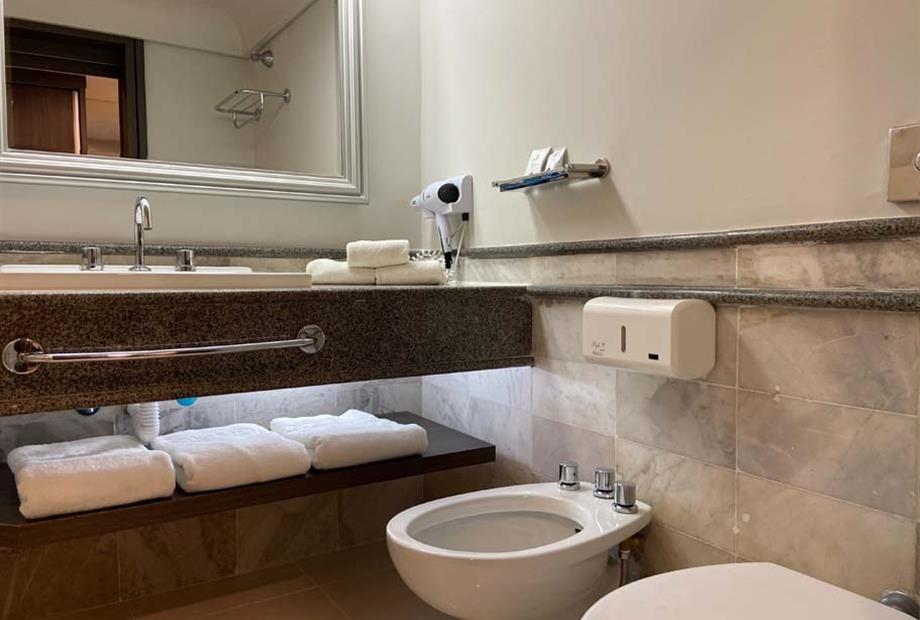 scph - premium triplo - banheiro (5).jpg