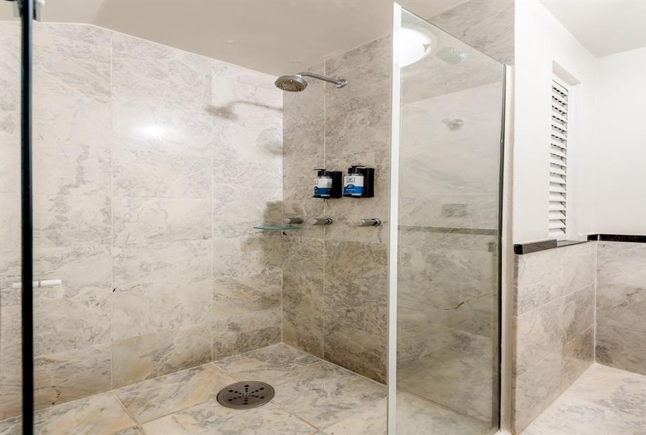 scph - premium casal - banheiro (2).jpg