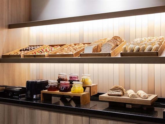 slxv - café da manhã (1).jpg