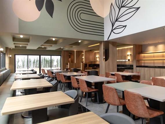 slxv - restaurante (1).jpg