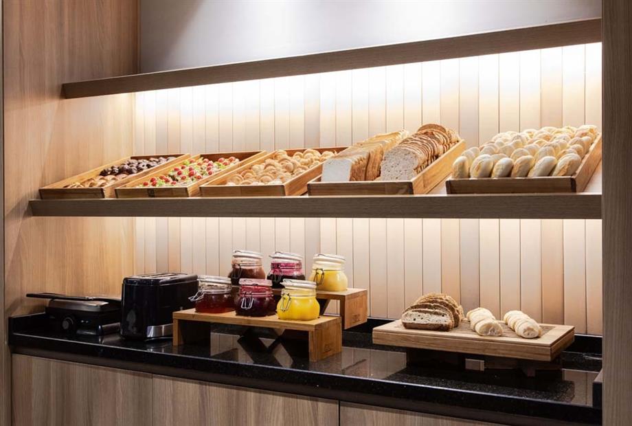 slxv - café da manhã (1).jpg