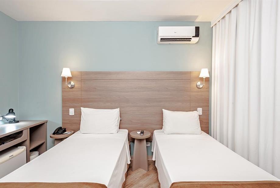 SLXV - Standard Twin (3).jpg