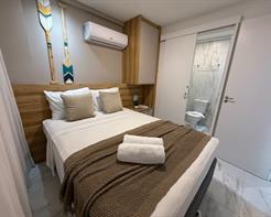 Standard - 1 Casal + Sofá Cama na Sala