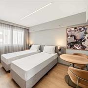 Luxo Twin