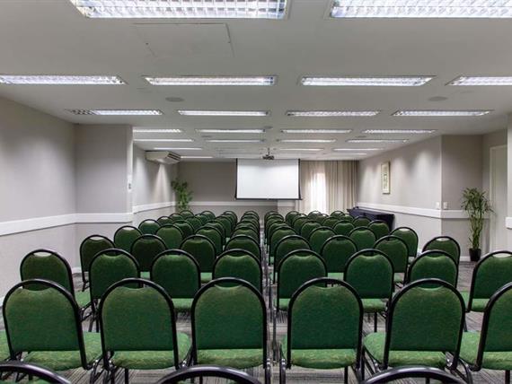 suct - eventos - sala snowmass - auditório (5).jpg