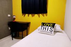 Quarto Individual com Banheiro Compartilhado