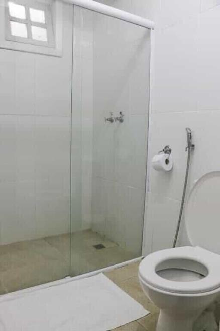 Suíte com Cama Queen e Vista da Piscina-5.jpg