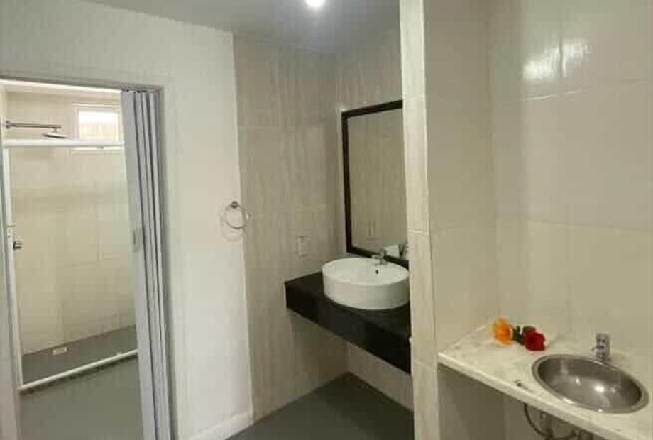 Suíte com Cama Queen e Vista da Piscina-3.jpg