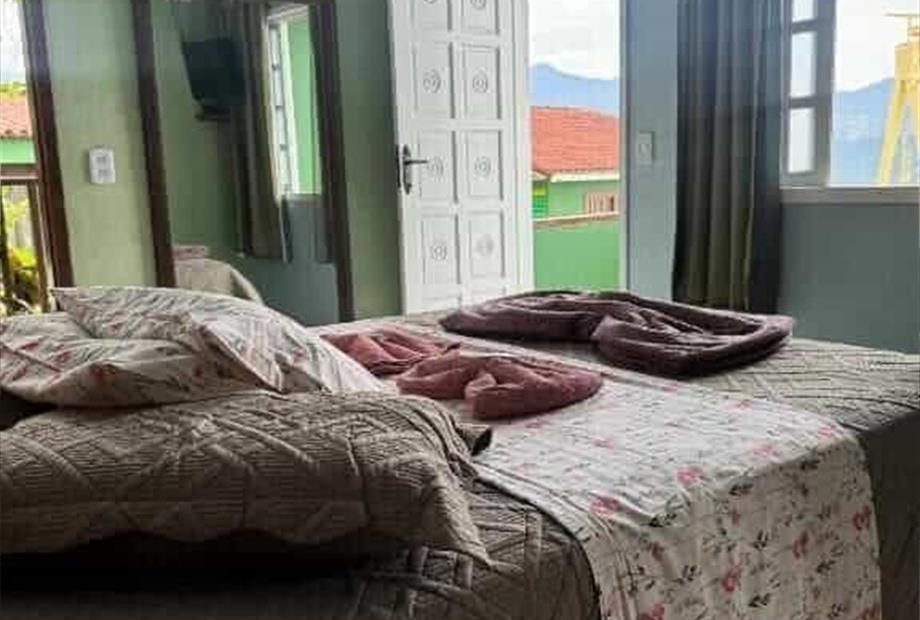 Suíte Queen com Banheira de Hidromassagem-1.jpg