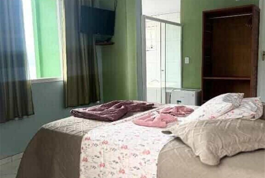 Suíte Queen com Banheira de Hidromassagem-2.jpg