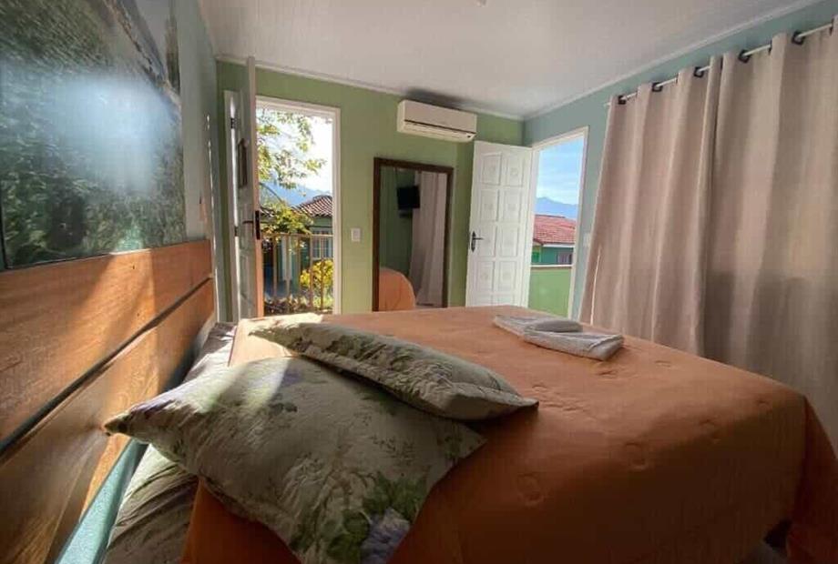 Suíte Queen com Banheira de Hidromassagem-7.jpg