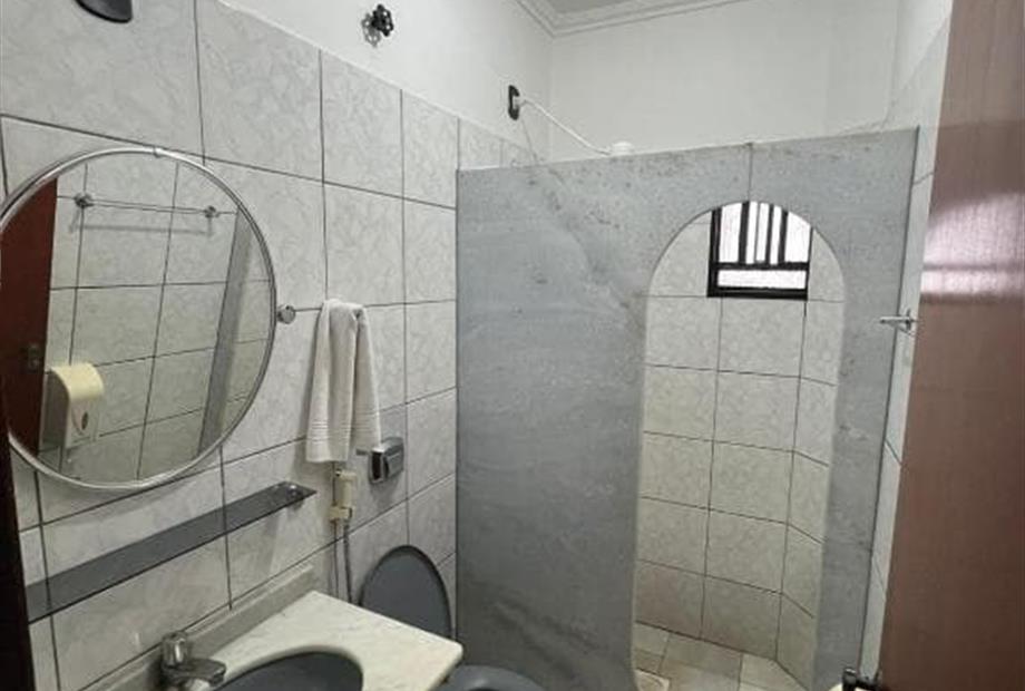 banheiro quarto triplo.jpg