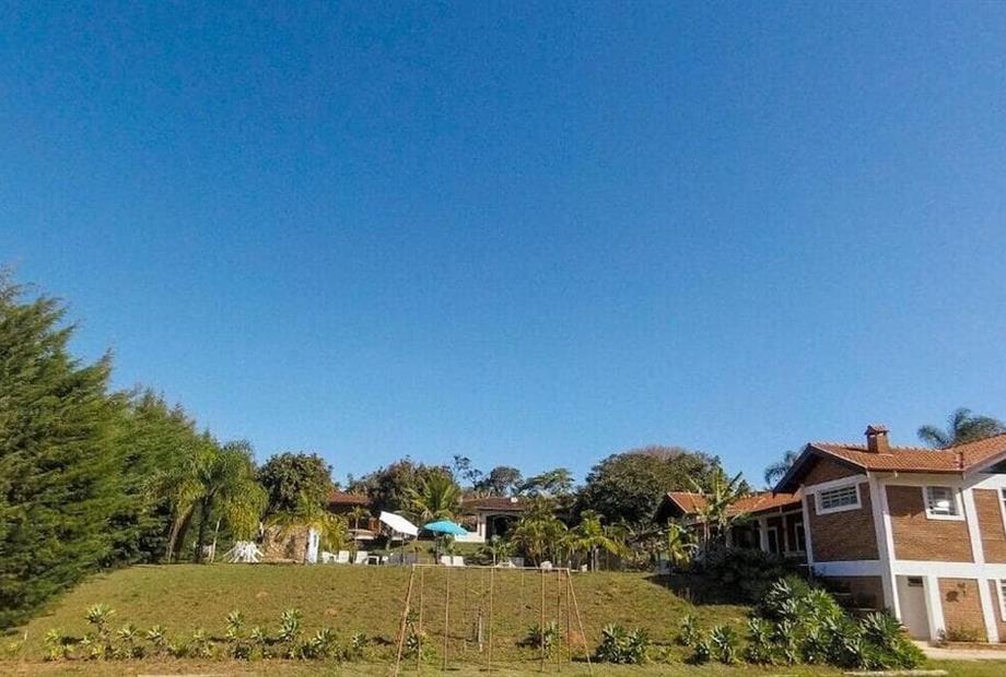 play ground e vista  frente salão e piscina.jpg
