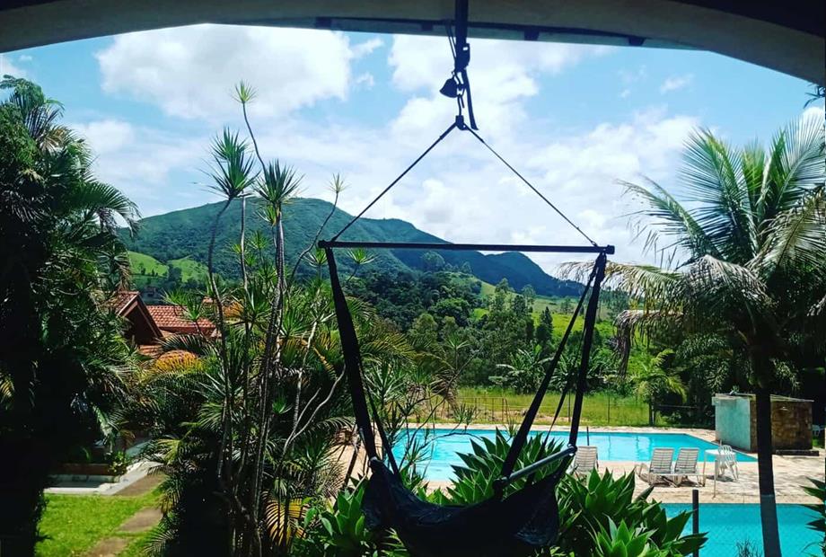 vista da area de descanso na recepção.jpg