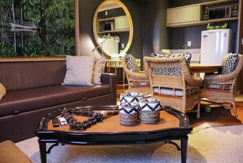 Suíte Deluxe com Cama Queen-size-2.jpg