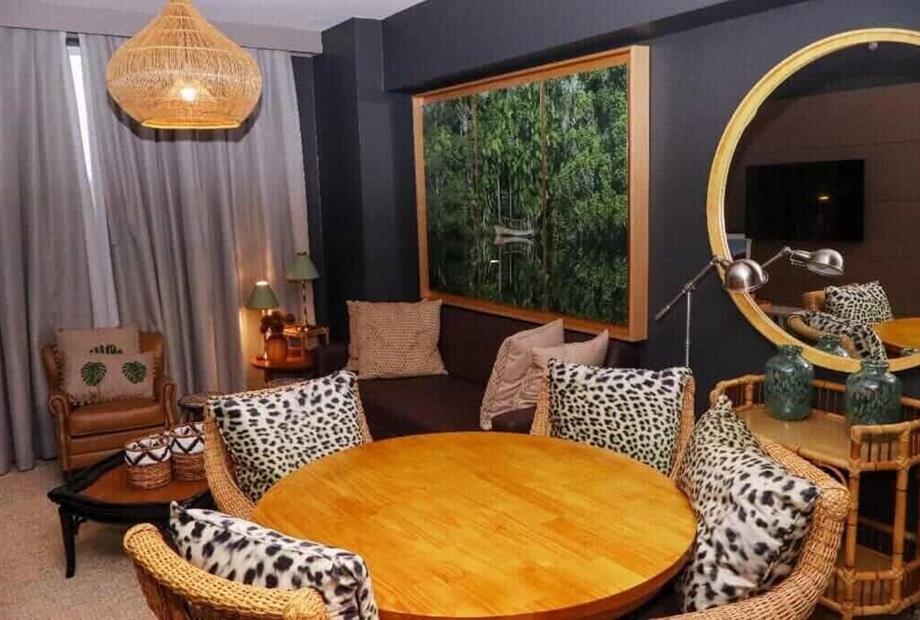 Suíte Deluxe com Cama Queen-size-4.jpg