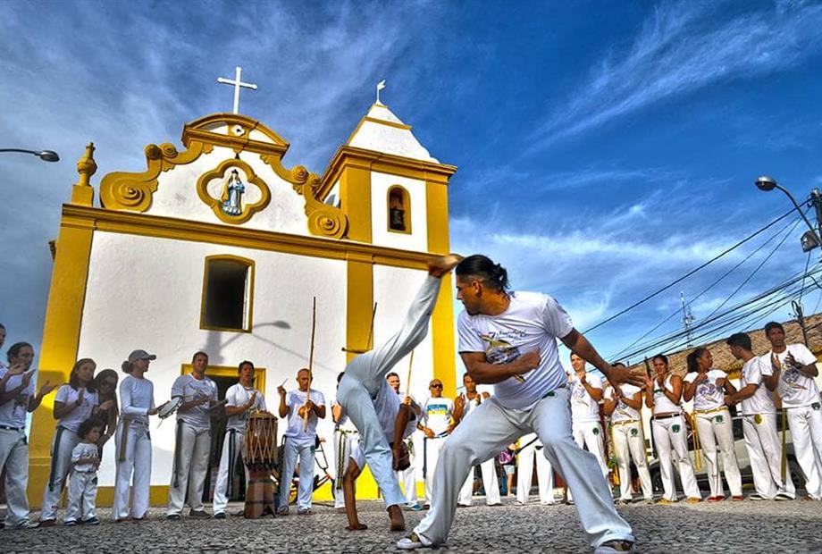 capoeira igreja.jpg