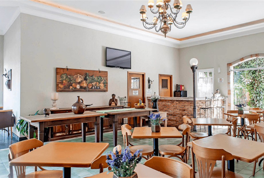 restaurante hotel vila real jaú.png