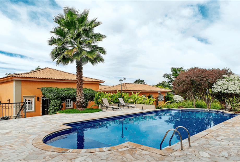 piscina hotel vila real jaú.png