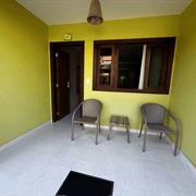 Apto Luxo - Vista do jardim  com varanda