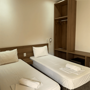 Quarto com 2 Camas de Solteiro