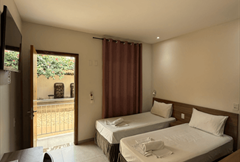 Quarto com 2 Camas de Solteiro
