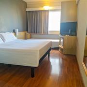 Standard Casal com cama adicional