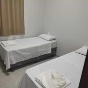 Quarto com 2 Camas de Solteiro