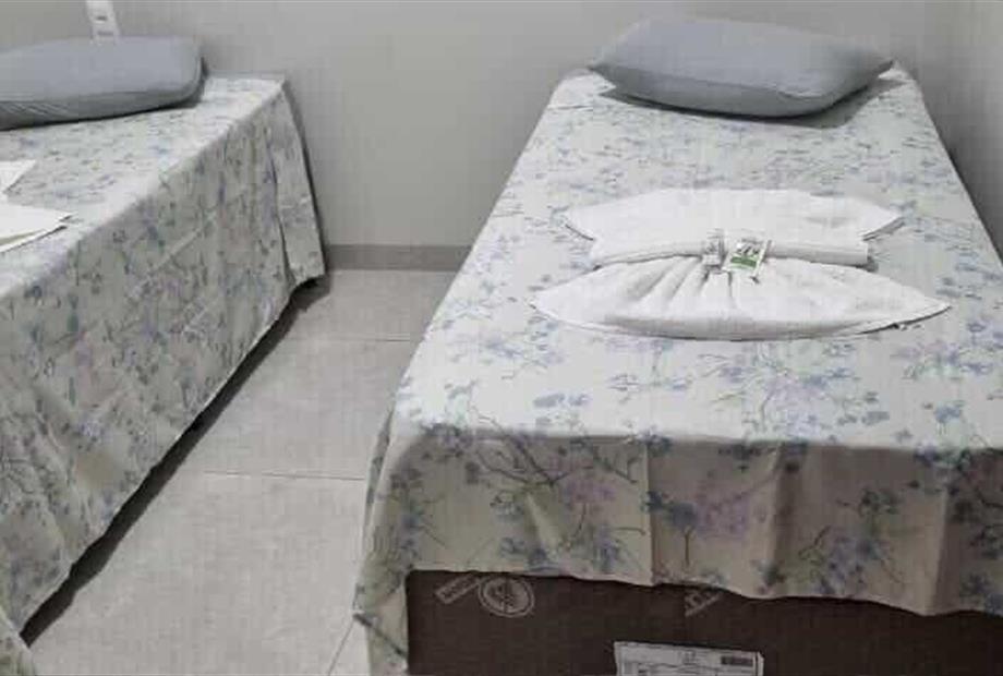 Quarto com 2 Camas de Solteiro-3.jpg