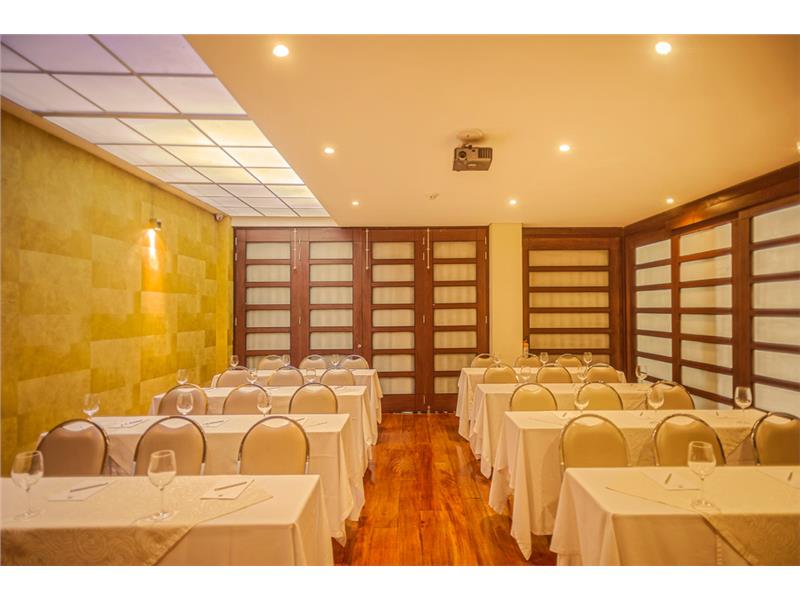 salon-gold-b-hotel-blue-suites-bogota-colombia.jpg