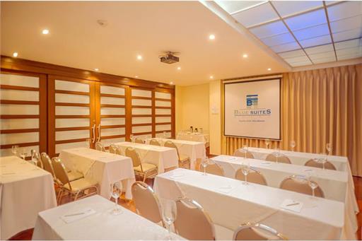 salon-gold-a-hotel-blue-suites-bogota-colombia.jpg