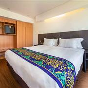 SUPERIOR CASAL - VISTA LATERAL MAR