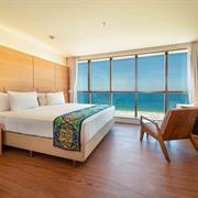 SUÍTE - INCRÍVEL VISTA FRENTE MAR