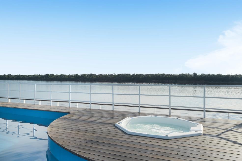 deck superior  -  jacuzzi.jpg