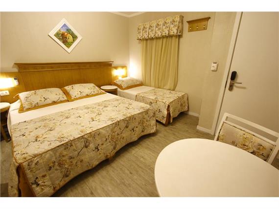 Luxo Triplo Casal.jpg