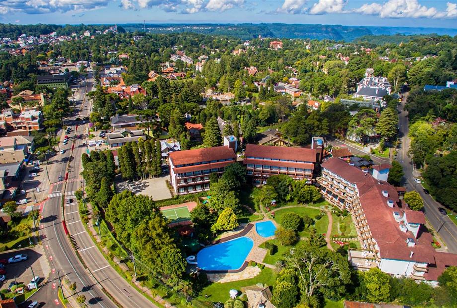 hotel alpestre vista aerea (1).jpg