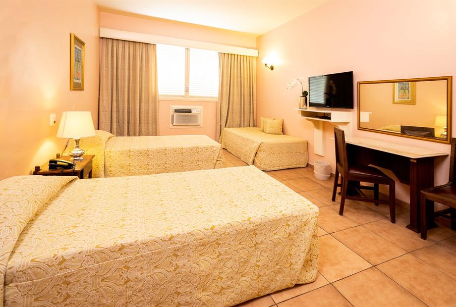 standard triplo frente.jpg