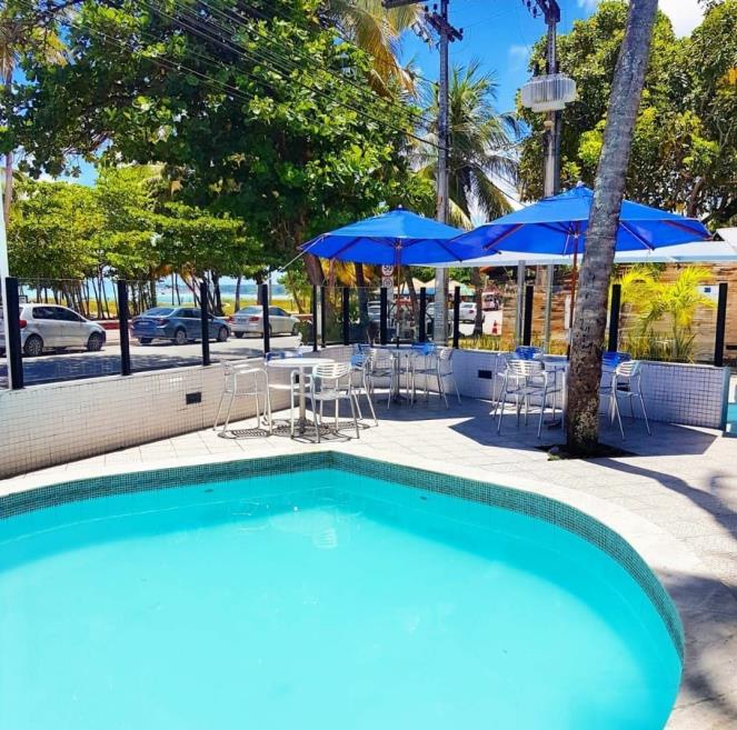 ambassador flat - piscina 2.jpg