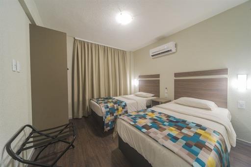 family - quarto twin.jpg