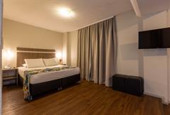 Quarto Superior com Varanda Casal